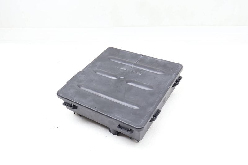 Bluetooth Wireless Interface Control Module Housing 8J0937121A — Used (SKU 671890)