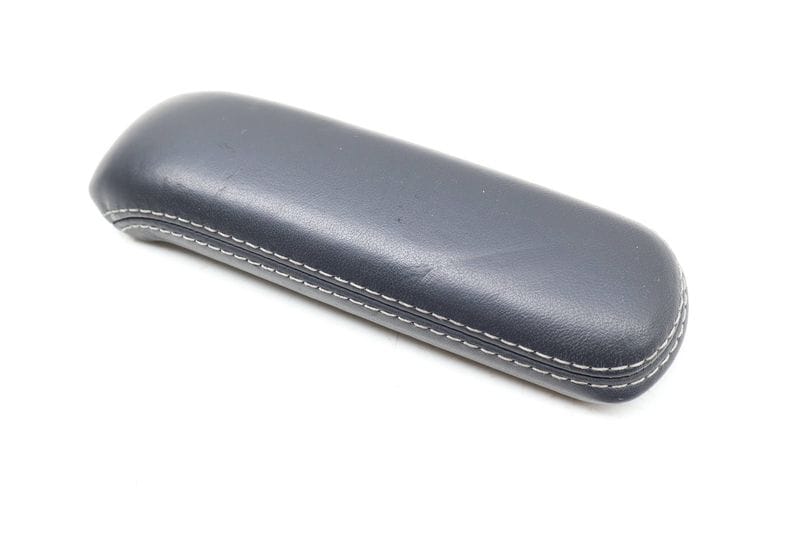 Center Armrest / Arm Rest 8J0864209 — Used (SKU 671621)