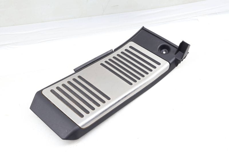 Dead Pedal / Foot Rest 8J1864777B — Used (SKU 671777)