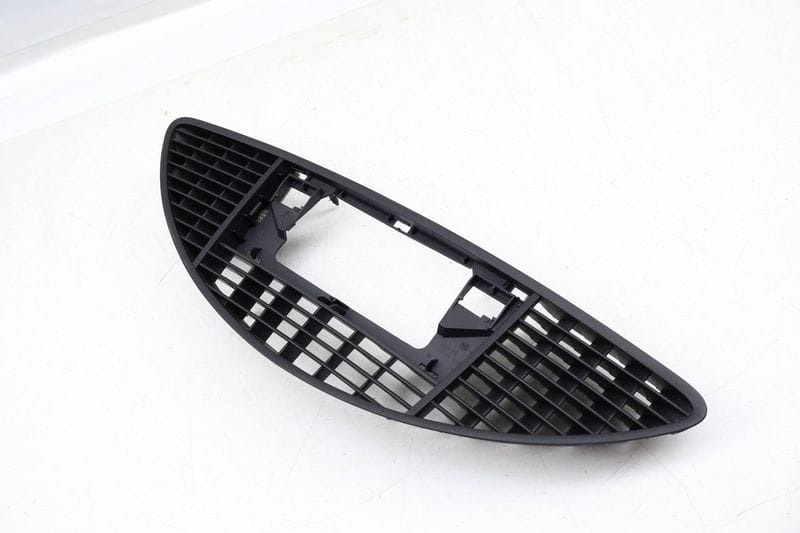 Upper Center Dash Vent 8J0819635 — Used (SKU 671753)