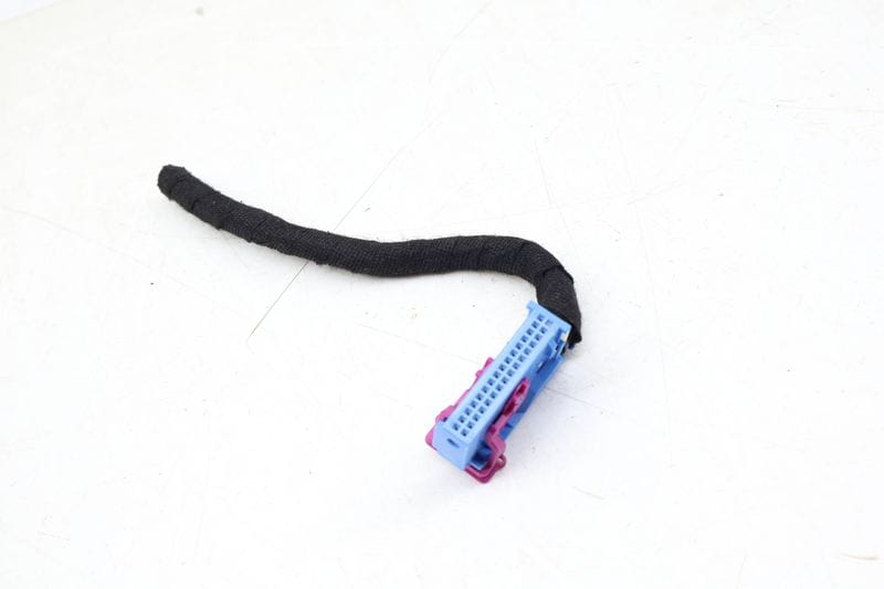 Instrument Cluster Wiring Connector / Pigtail (32-PIN) 1J0972977D — Used (SKU 671772)