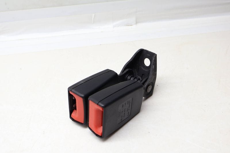 Center Seat Belt Double Buckle Receiver 8J8857739J — Used (SKU 671751)
