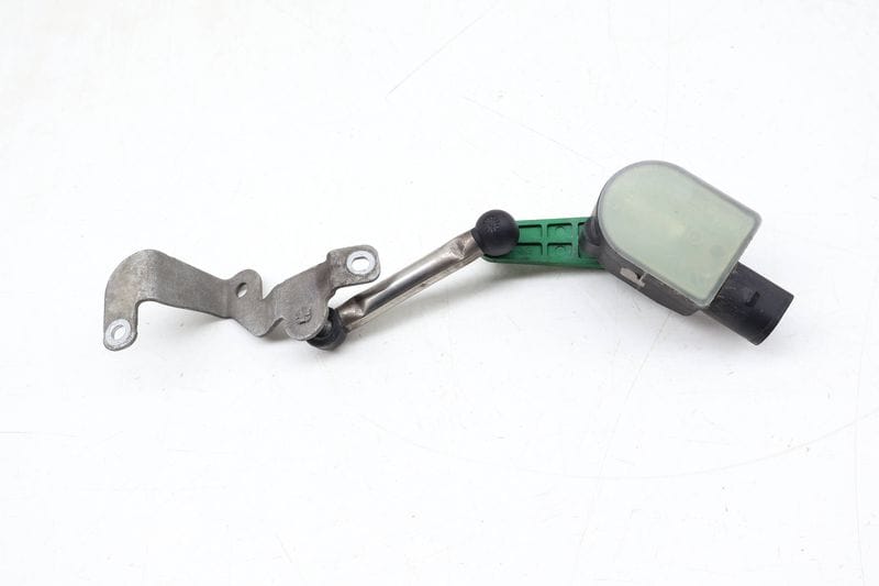 Headlight Leveling Sensor w/ Linkage 8J0941309A — Used (SKU 671731)