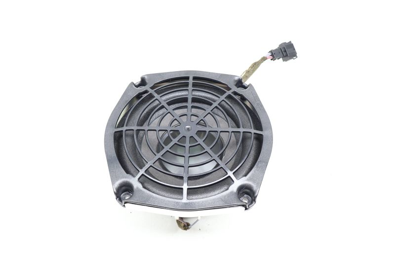 Subwoofer / Bass Box Speaker (BOSE) 8J8035382A — Used (SKU 671782)
