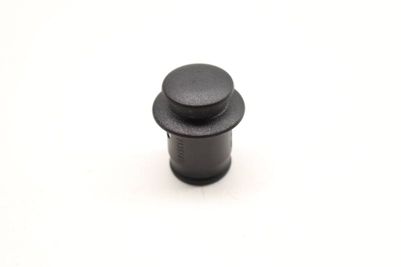 Cigarette Lighter Socket Plug 51167135141 — Used (SKU 587774)