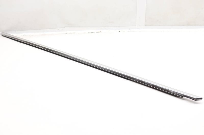 Exterior Door / Window Trim 51337182275 — Used (SKU 587880)