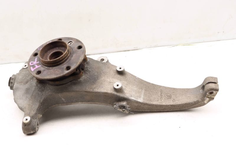 Spindle Knuckle w/ Wheel Bearing 31216777752 — Used (SKU 441009)