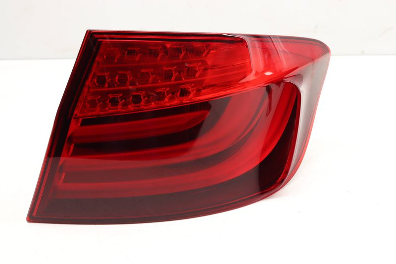 Outer Tail Light / Lamp 63217203232 — Used (SKU 440756)