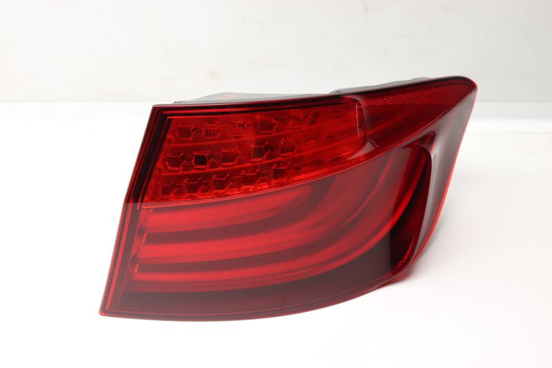 Outer Tail Light / Lamp 63217203232 — Used (SKU 587918)