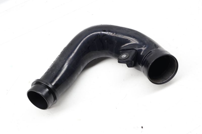 Air Intake Duct / Tube 13717583727 — Used (SKU 731126)