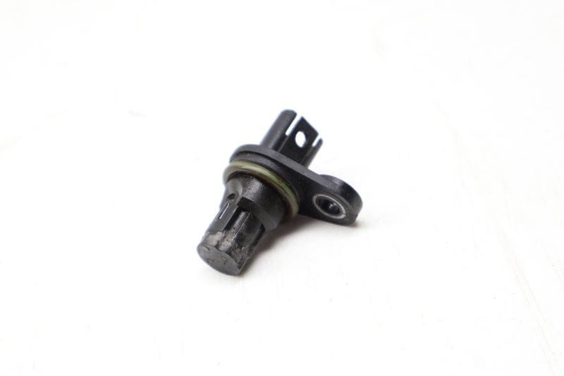 Cam / Camshaft Position Sensor 13627525014 — Used (SKU 730996)
