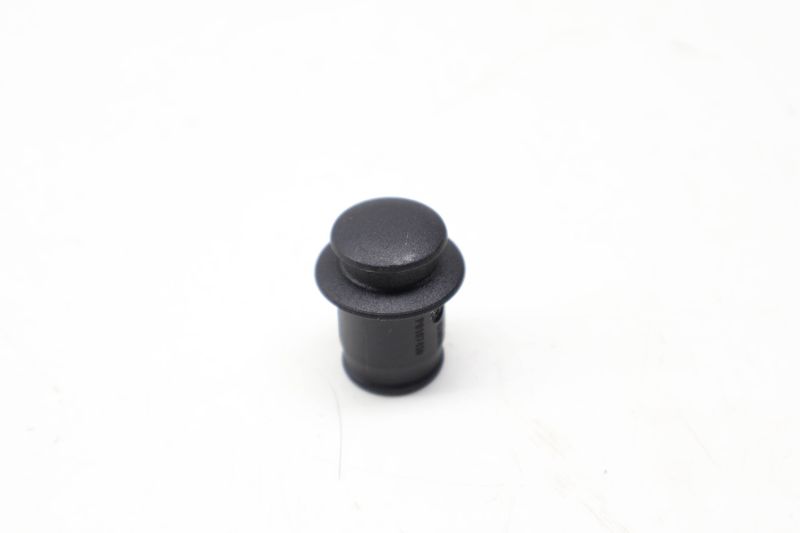 Cigarette Lighter Socket Plug 51167135141 — Used (SKU 730787)