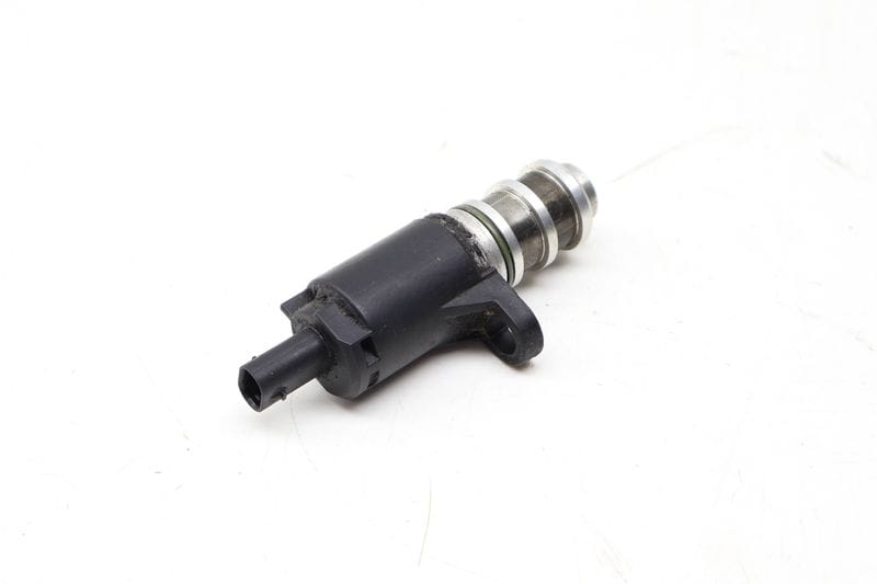 Engine Hydraulic Valve 11417622768 — Used (SKU 730999)