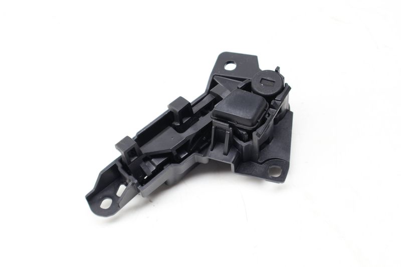 Armrest Lock / Latch 51169213661 — Used (SKU 730779)