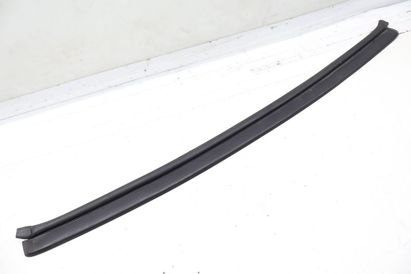 Engine Hood Seal / Weather Stripping 51767206521 — Used (SKU 731098)