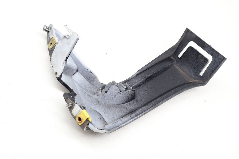 Fender Mount Bracket / Spacer 51117207932 — Used (SKU 731191)