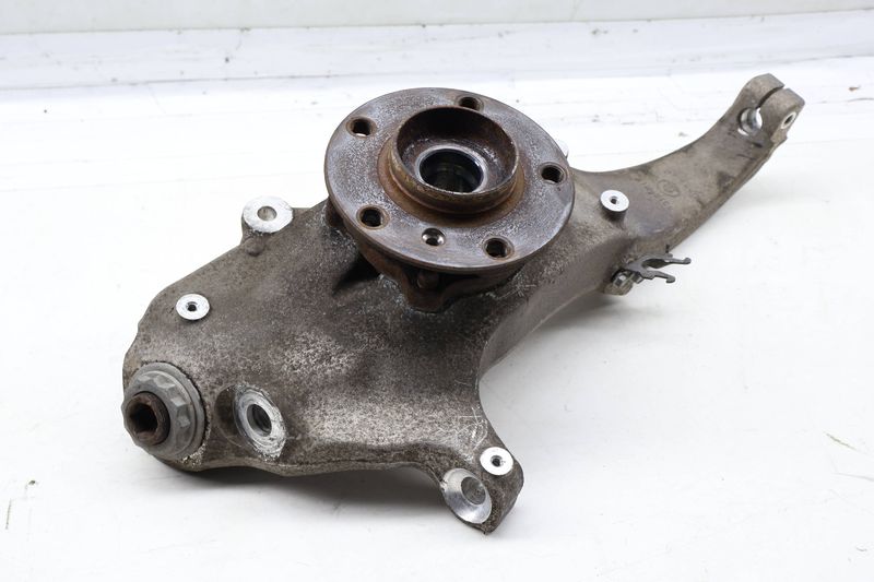 Spindle Knuckle w/ Wheel Bearing 31216777752 — Used (SKU 731277)