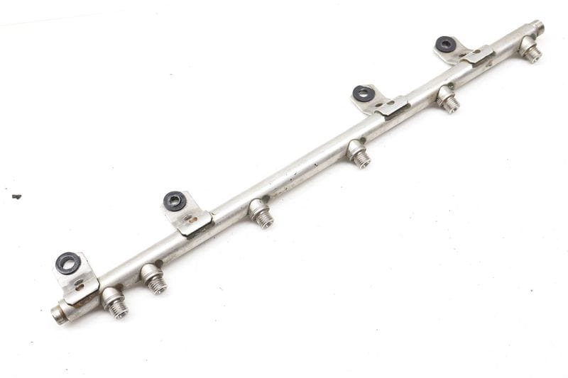 Fuel Rail 13537628049 — Used (SKU 731102)