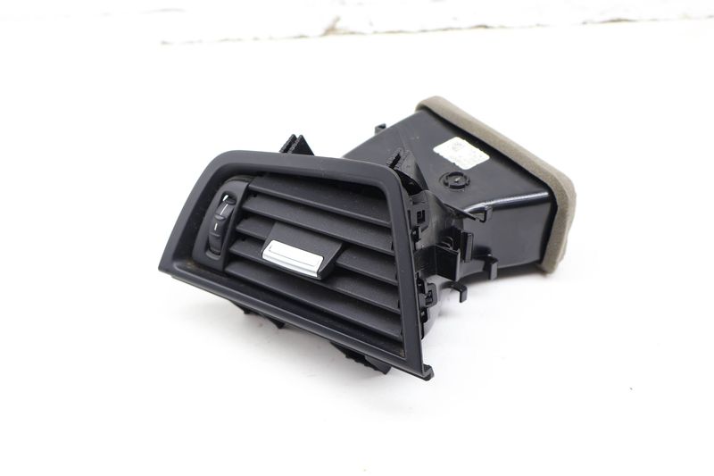 Dash Air Vent 64229166883 — Used (SKU 730869)
