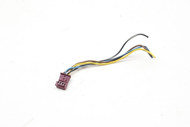4-PIN Outer Tail Light Wiring Connector / Pigtail 8377240 — Used (SKU 731056)