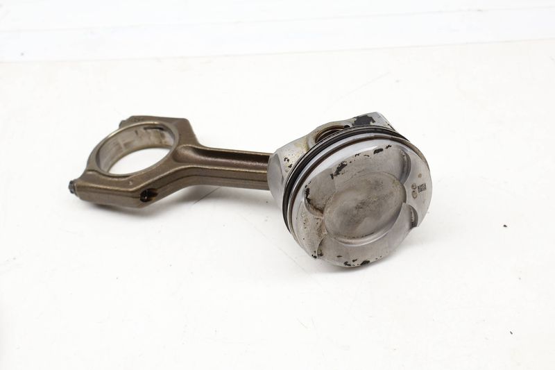 Piston / Connecting Rod 11258619196 — Used (SKU 731153)
