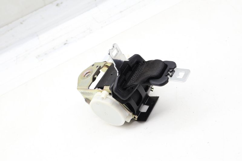 Center Seat Belt Retractor 72117243757 — Used (SKU 730867)