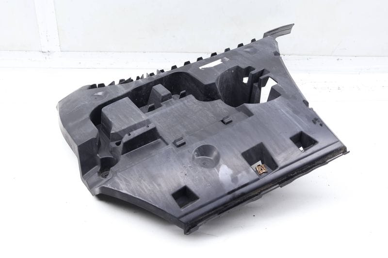 Bumper Cover Mount / Bracket 51127184768 — Used (SKU 731092)