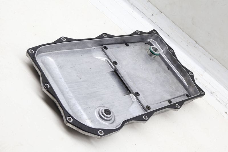 Transmission Oil Pan 24118612901 — Used (SKU 731157)