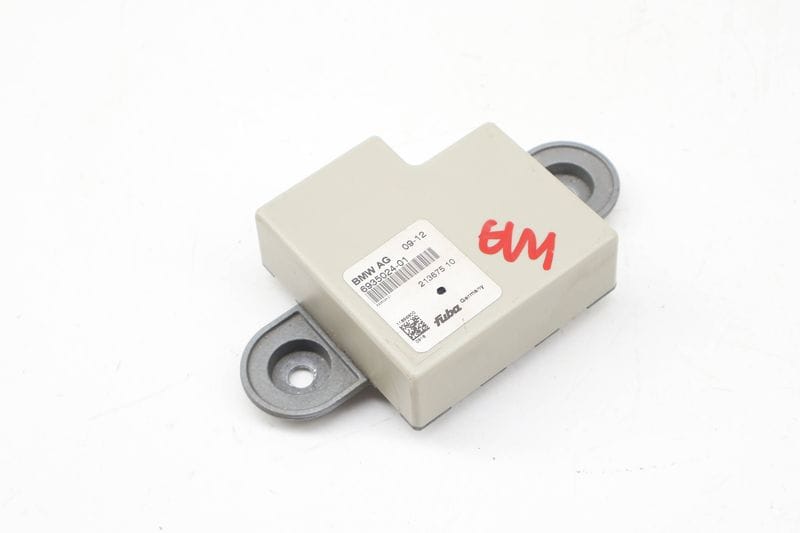 Trunk Antenna Module 65206935024 — Used (SKU 730728)