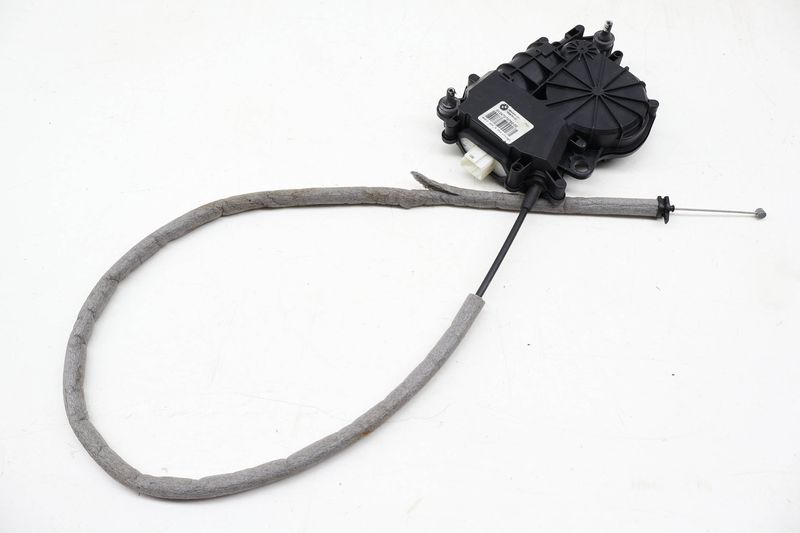 Trunk Lid Latch / Lock Actuator 51247273752 — Used (SKU 730947)