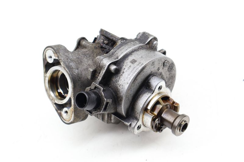 Vacuum Pump 11667611115 — Used (SKU 731239)