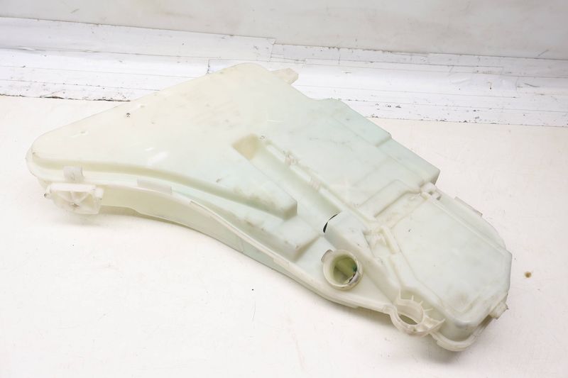 Windshield Washer Reservoir / Tank 61667269663 — Used (SKU 731211)