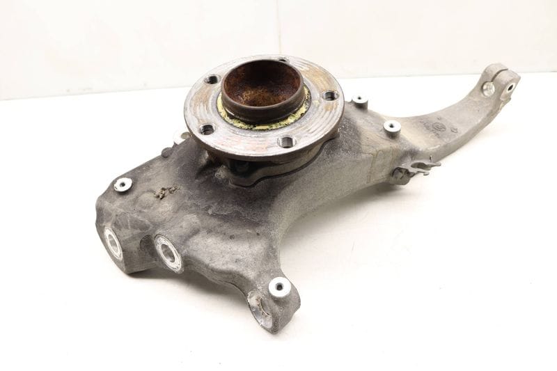 Spindle Knuckle w/ Wheel Bearing 31216775770 — Used (SKU 481561)