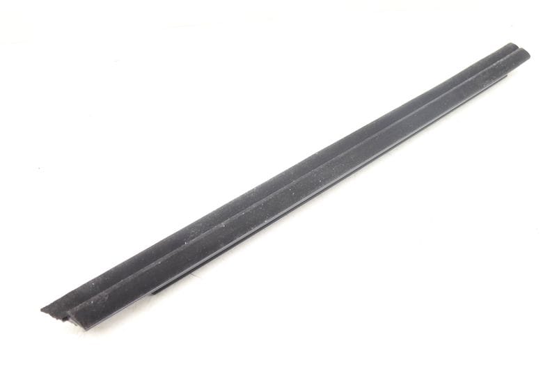 Door Seal / Weather Stripping (INNER) 51337178004 — Used (SKU 549920)