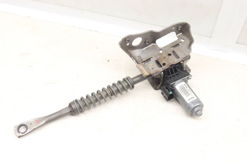 Rear Tilt / Height Adjustment Seat Motor 52107314222 — Used (SKU 549794)