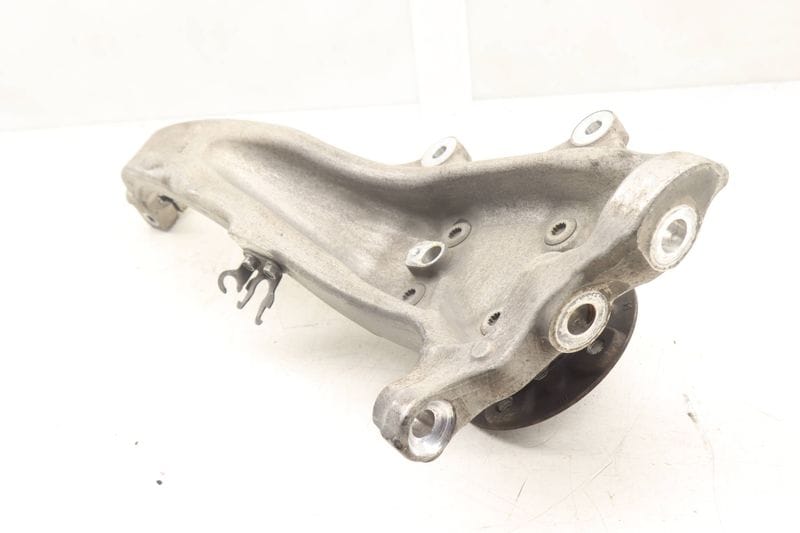 Spindle Knuckle w/ Wheel Bearing 31216775768 — Used (SKU 550173)