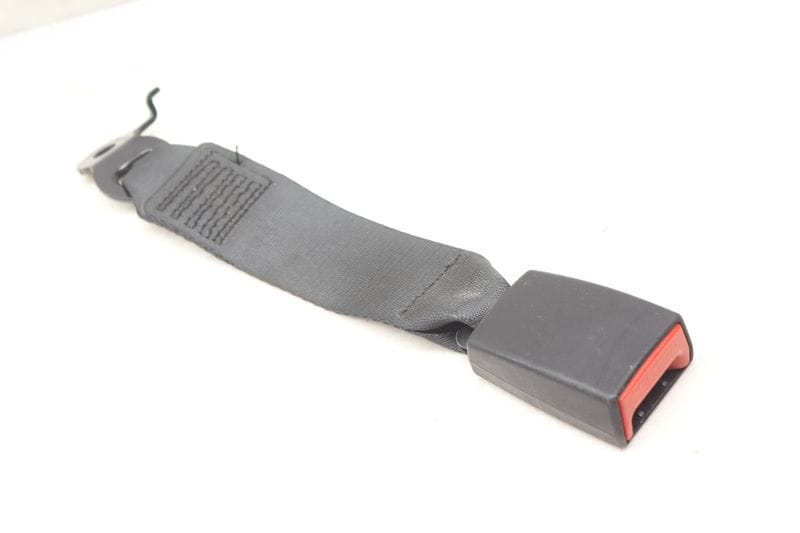 Center Seat Belt Buckle / Receiver 72117269508 — Used (SKU 549786)