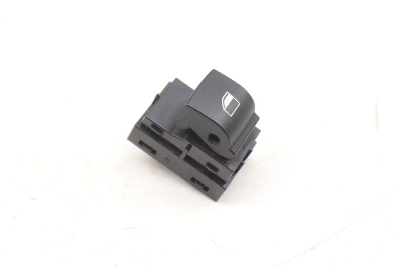 Window Switch 61319241941 — Used (SKU 549847)