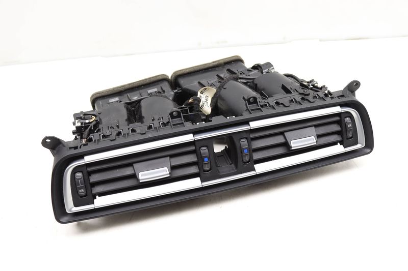 Center Dash Air Vent 64229115859 — Used (SKU 475474)