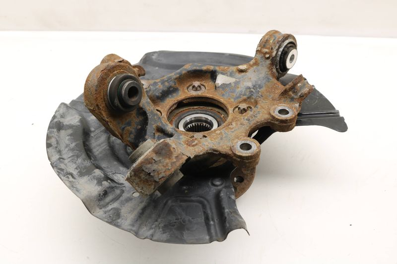 Spindle Knuckle w/ Wheel Bearing 33406790497 — Used (SKU 401232)