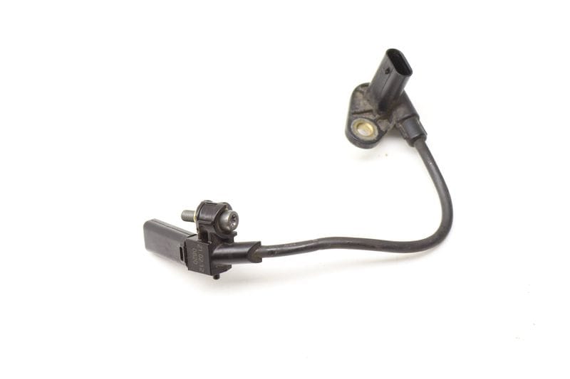 Crankshaft Sensor 13627582842 — Used (SKU 599555)