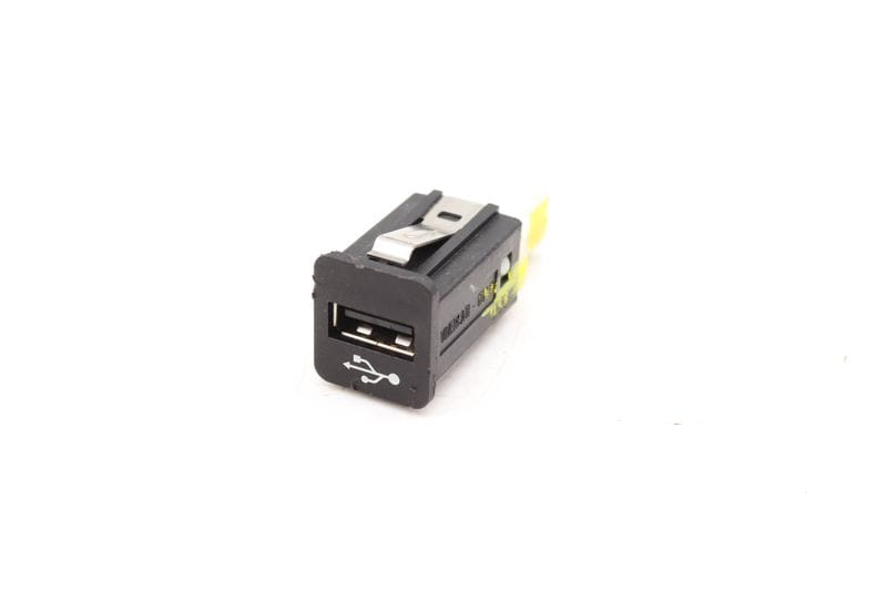 USB Socket / Port 84109237656 — Used (SKU 464557)