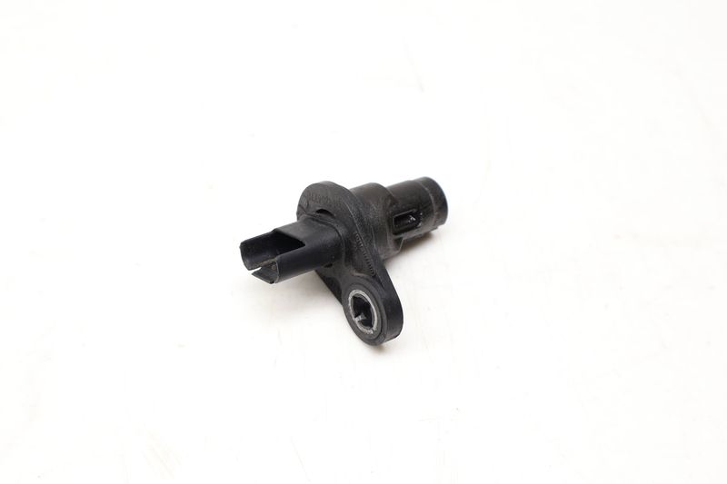 Cam / Camshaft Position Sensor 13627525014 — Used (SKU 711858)