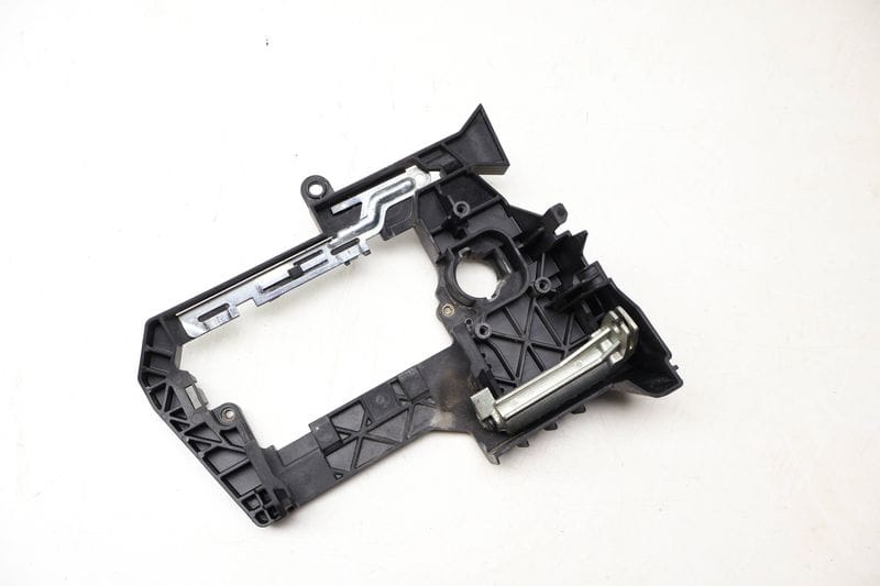 Exterior Door Handle Bracket 51217192383 — Used (SKU 711936)