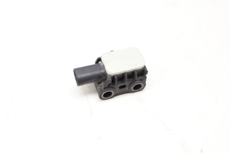 Impact / Crash Sensor 65779152262 — Used (SKU 711857)