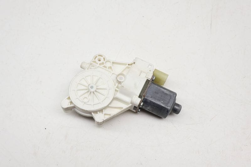 Window Lifter Motor 67627046033 — Used (SKU 712088)