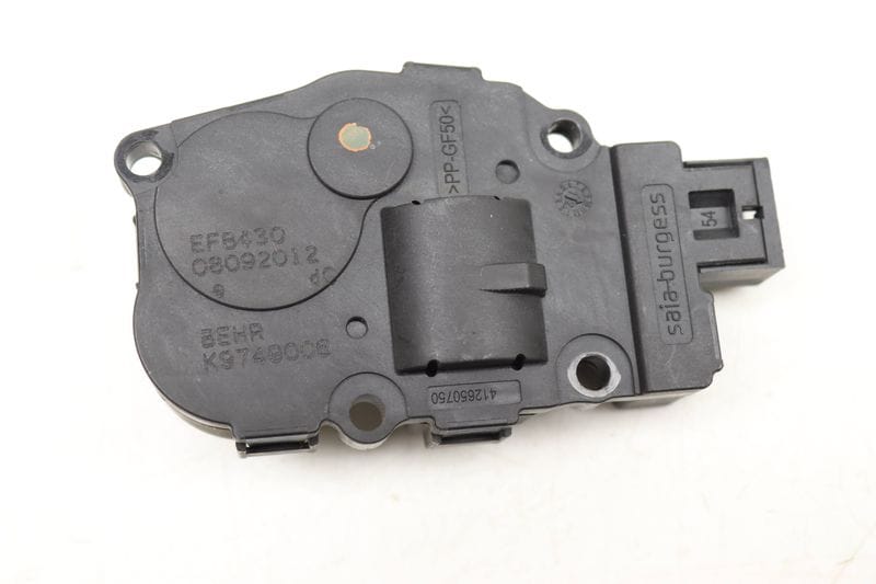 HVAC Flap / Servo Air Motor / Actuator 2218200042 — Used (SKU 480525)