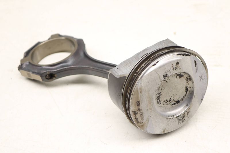 Piston w/ Connecting Rod 2760305317 — Used (SKU 481054)
