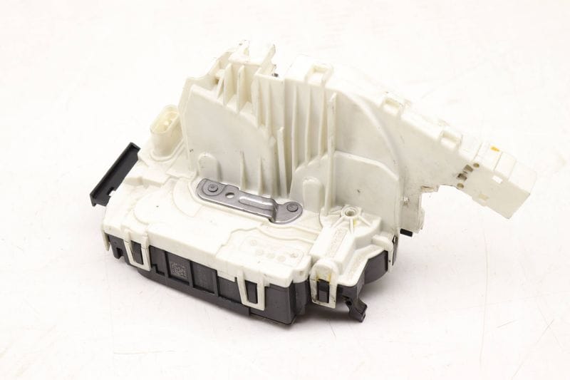 Door Latch / Lock Actuator 2047303035 — Used (SKU 480608)