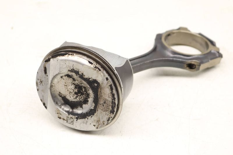 Piston w/ Connecting Rod 2760305217 — Used (SKU 481055)